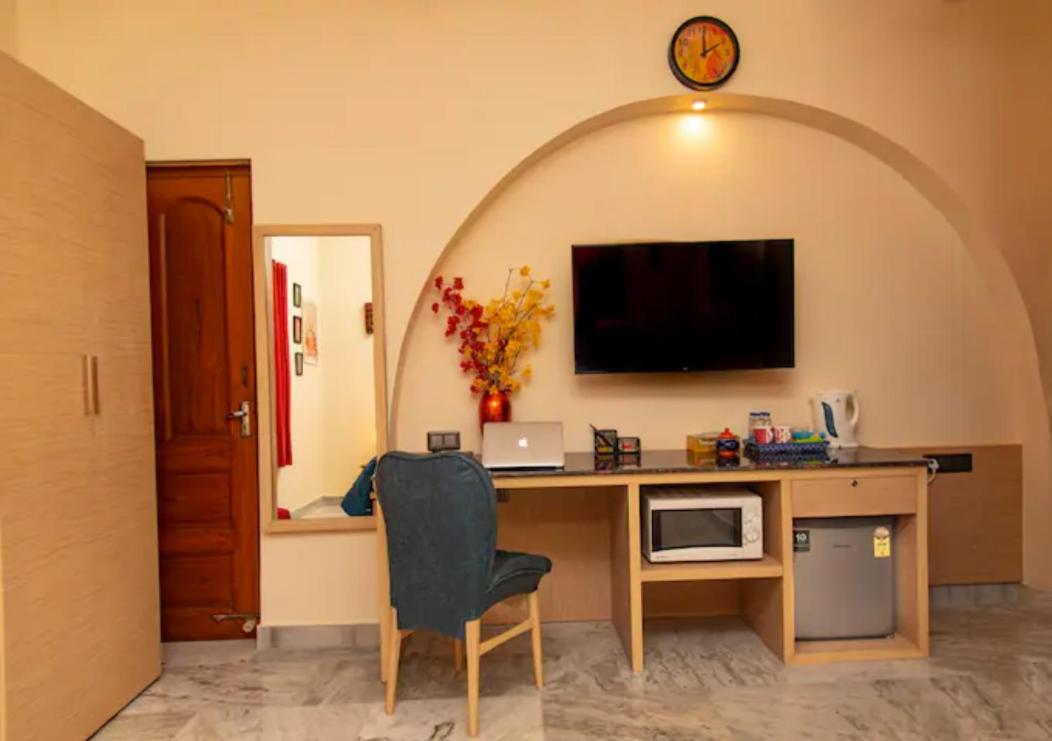 J'S Nest Hotel Kolkata Exterior photo