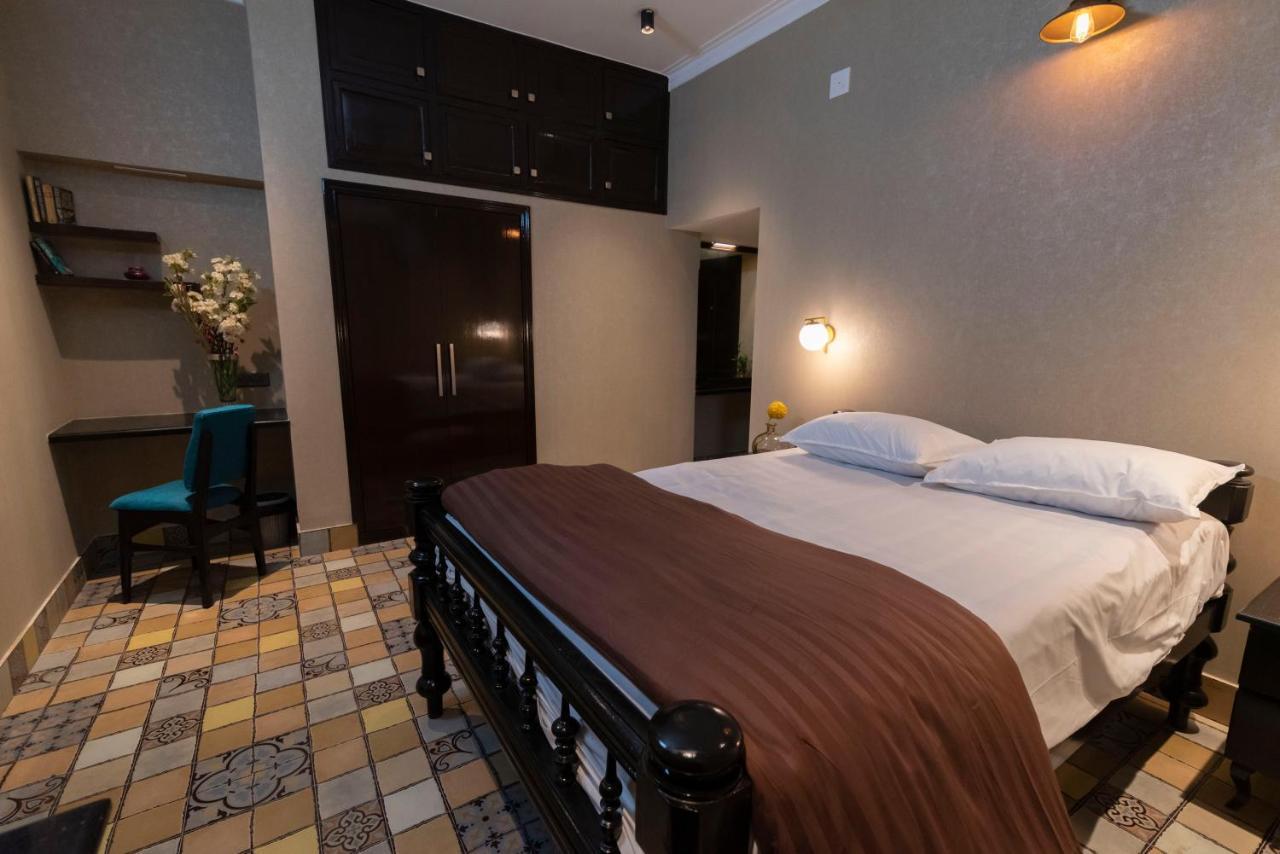 J'S Nest Hotel Kolkata Exterior photo